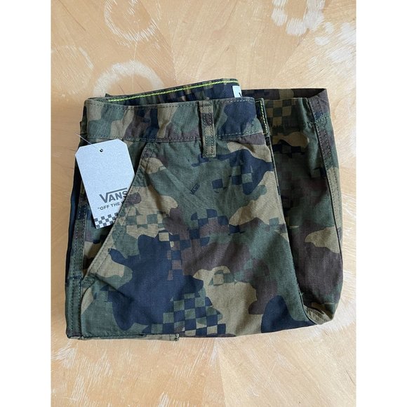Vans Youth NEW Green Wallace Camo Geometric Cargo Shorts - Size 18 - Picture 3 of 6